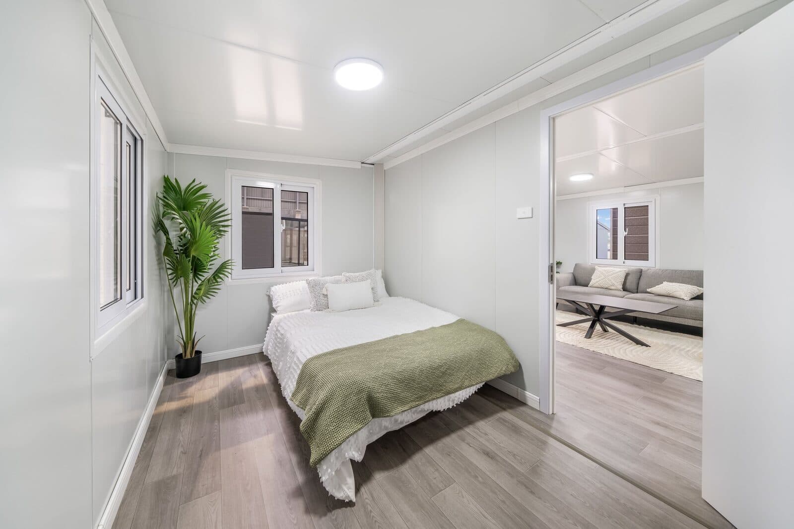 Dormitorio con vista al exterior, Casa Smart Mody