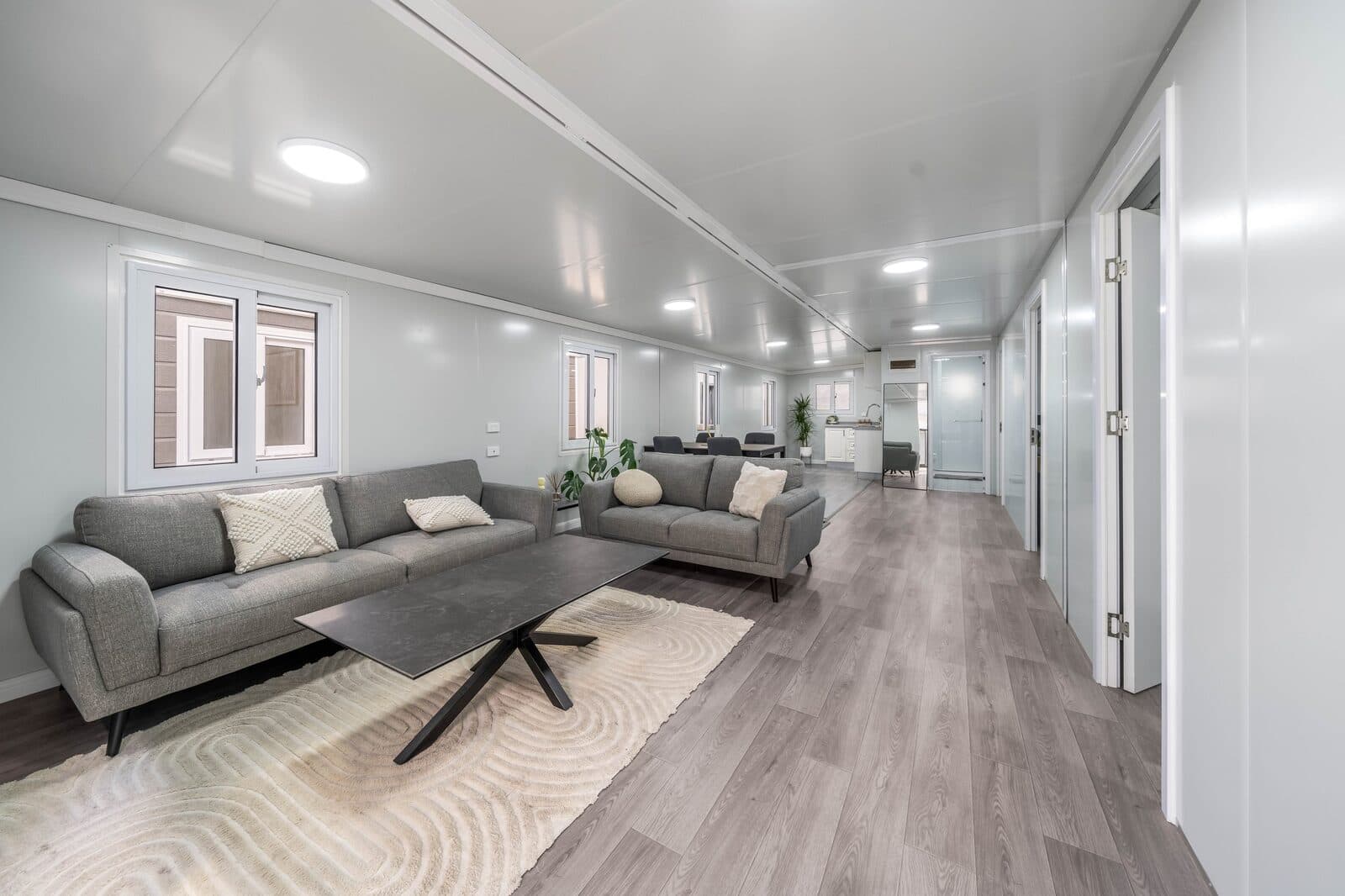 Living-comedor luminoso, Casa Smart Mody